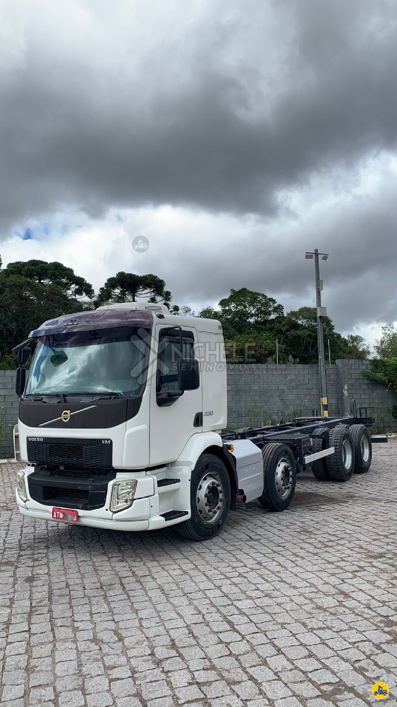 CAMINHAO VOLVO VOLVO VM 330 Chassis BiTruck 8x2 Transnichele Semi-Novos ARAUCARIA PARANÁ PR